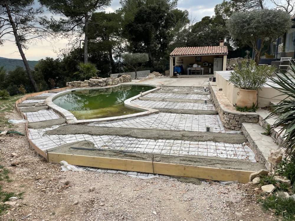 Avant Piscine Terrasse